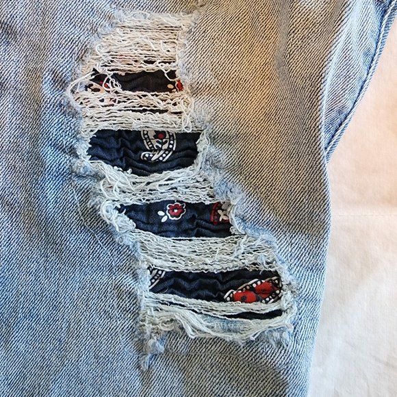 Guess Light Blue Distressed Paisley Patched Denim Jeans 32/32 - Picture 3 of 7